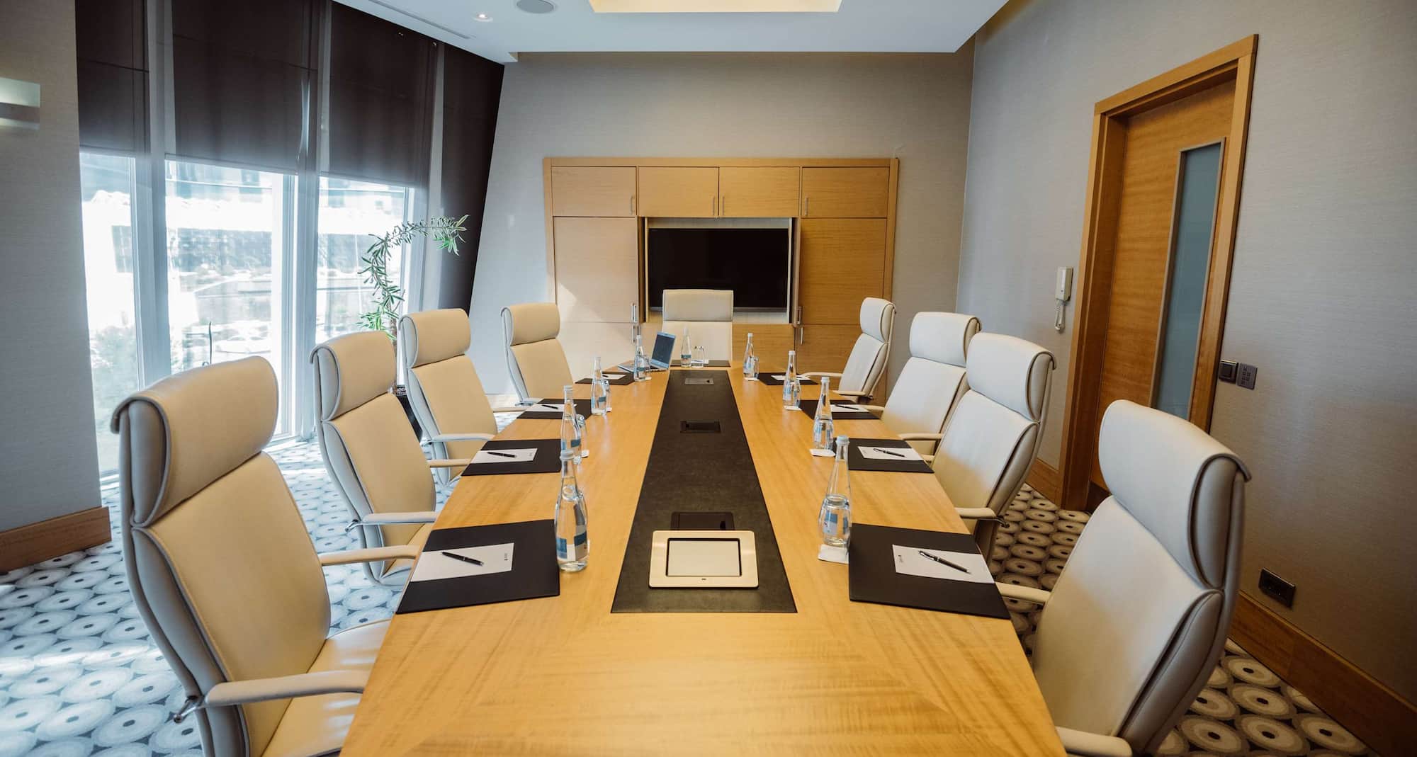 Radisson Blu Hotel, Batumi - Meeting room boardroom set-up