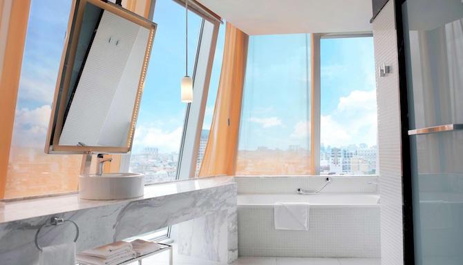 Radisson Blu Hotel, Batumi - Удобства в люксе