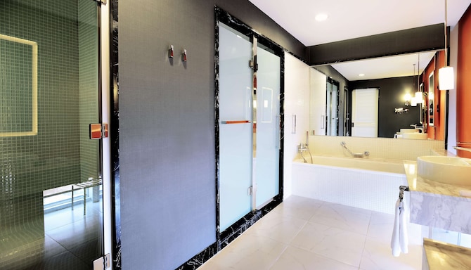 Radisson Blu Hotel, Batumi - Люкс ванна