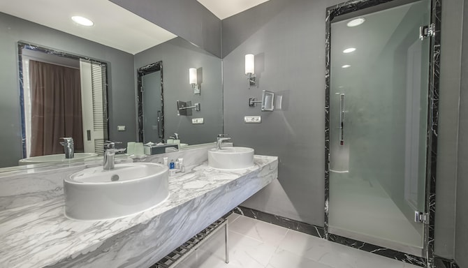 Radisson Blu Hotel, Batumi - Гостевая комната с ванной