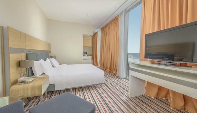 Radisson Blu Hotel, Batumi - One Bedroom Suite