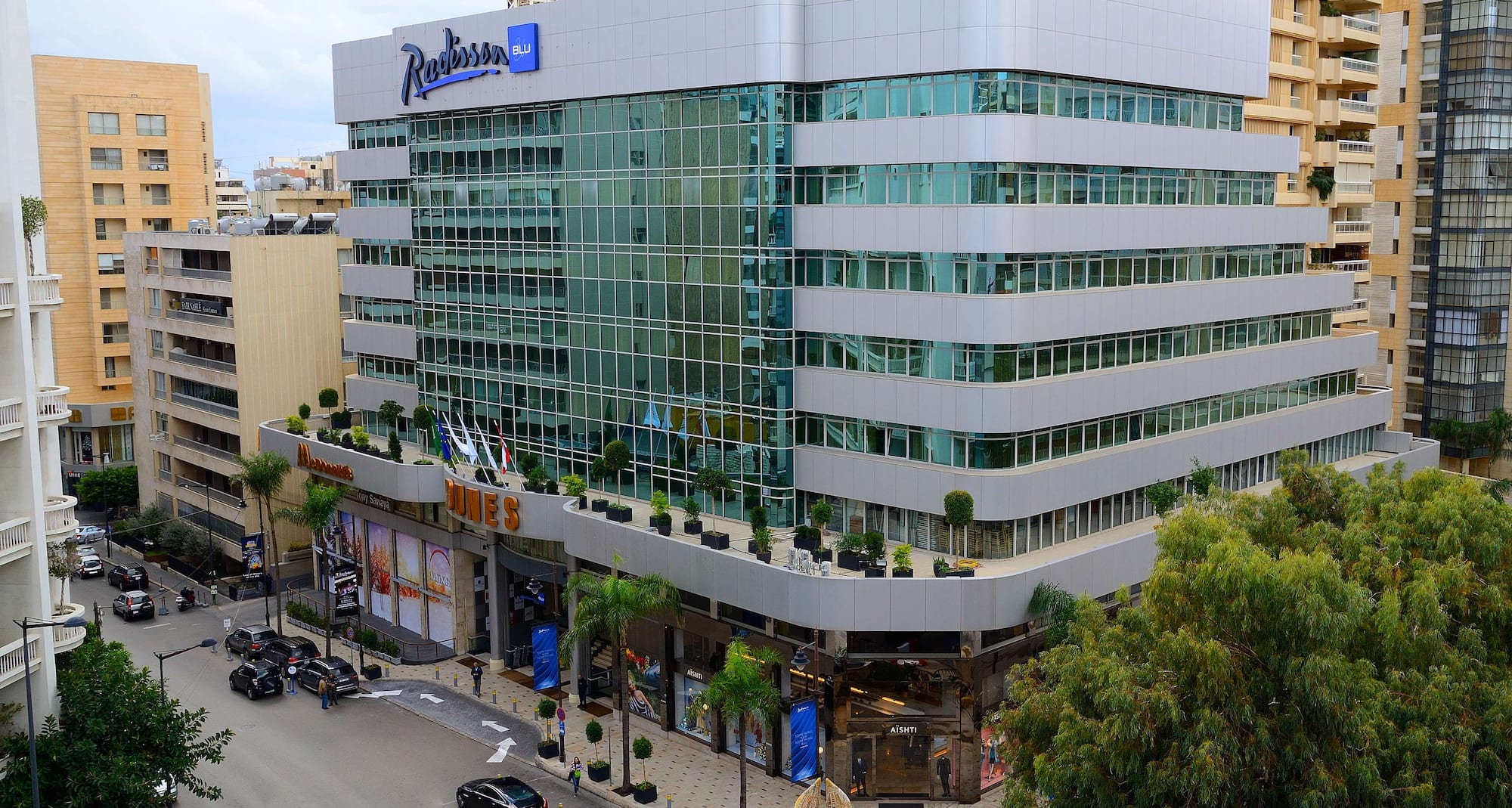 Radisson Blu Hotel, Beirut Verdun - Hotel exterior