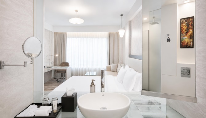 Radisson Blu Hotel, Bengaluru Outer Ring Road - Superior Room