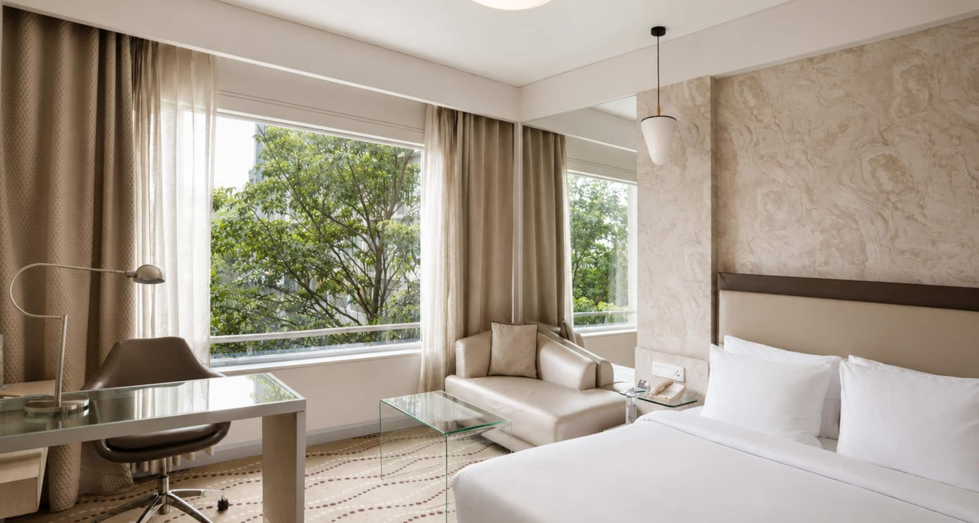 Radisson Blu Hotel, Bengaluru Outer Ring Road - Superior Room