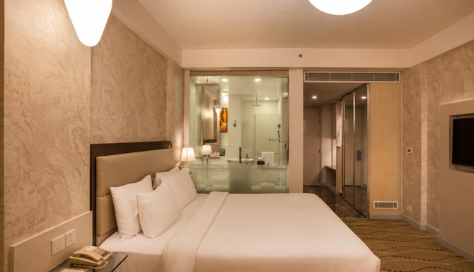 Radisson Blu Hotel, Bengaluru Outer Ring Road - Business Class Room