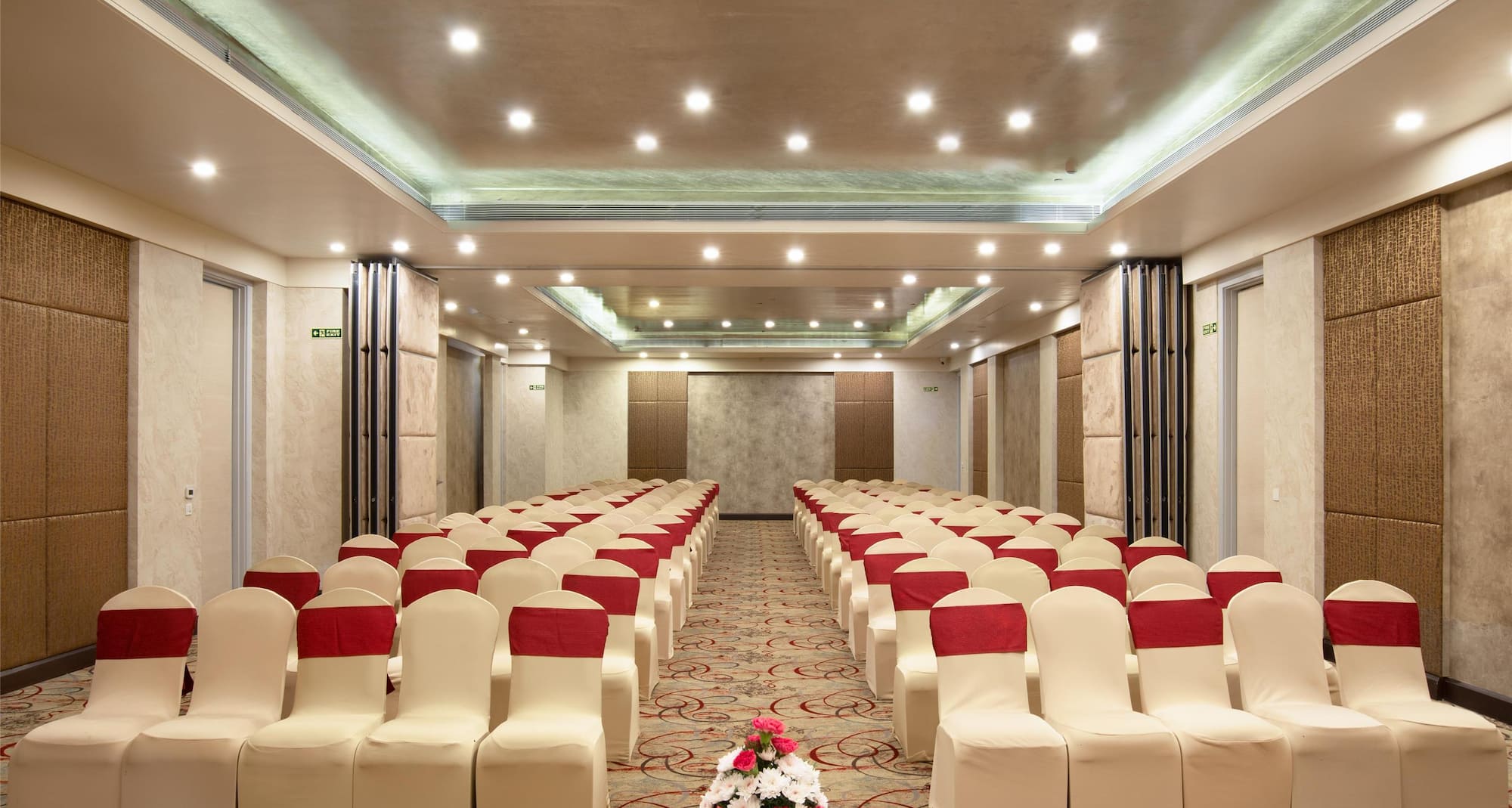 Radisson Blu Hotel, Bengaluru Outer Ring Road - Arabica and Robusta