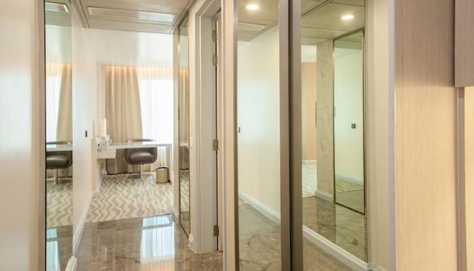 Radisson Blu Hotel, Bengaluru Outer Ring Road - Junior Suite