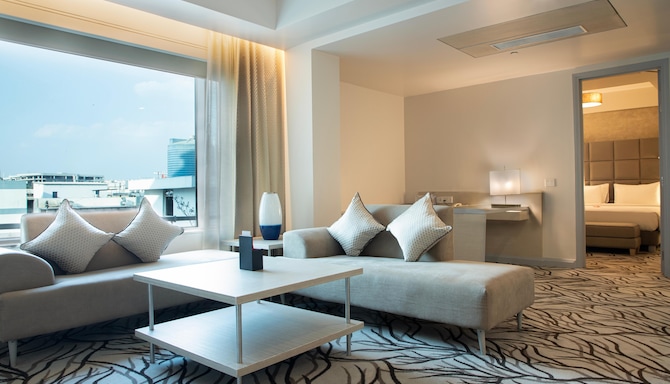 Radisson Blu Hotel, Bengaluru Outer Ring Road - Executive Suite