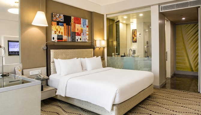Radisson Blu Hotel, Bengaluru Outer Ring Road - One Bedroom Suite