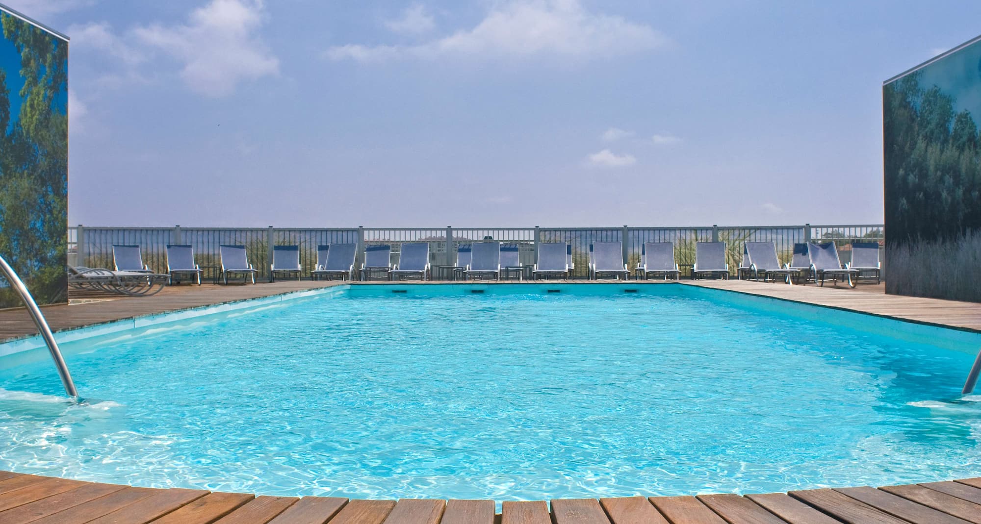 Radisson Blu Hotel, Biarritz - Outdoor Pool