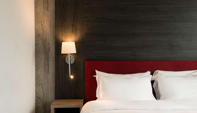 Radisson Blu Hotel, Birmingham - Guest bed