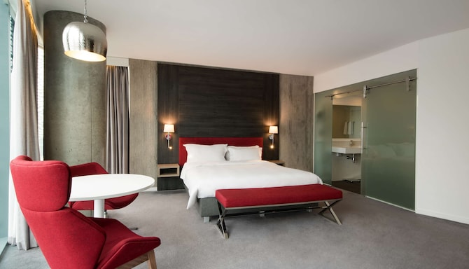 Radisson Blu Hotel, Birmingham - Suite with city view