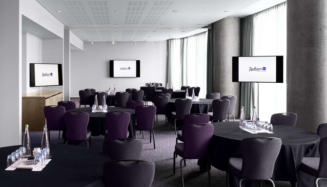 Radisson Blu Hotel, Birmingham - The Lunar Suite