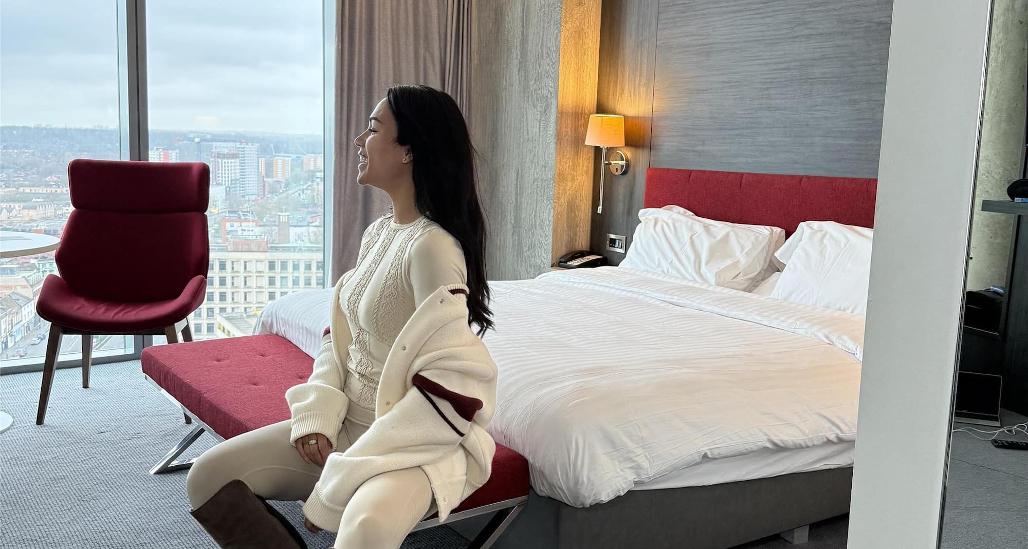 Radisson Blu Hotel, Birmingham - Guest in hotel room