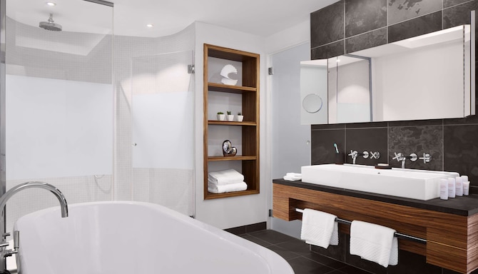 Radisson Blu Hotel, Birmingham - Presidential suite bathroom