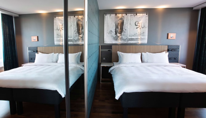 Radisson Blu Hotel, Bodø - Junior Suite bedroom