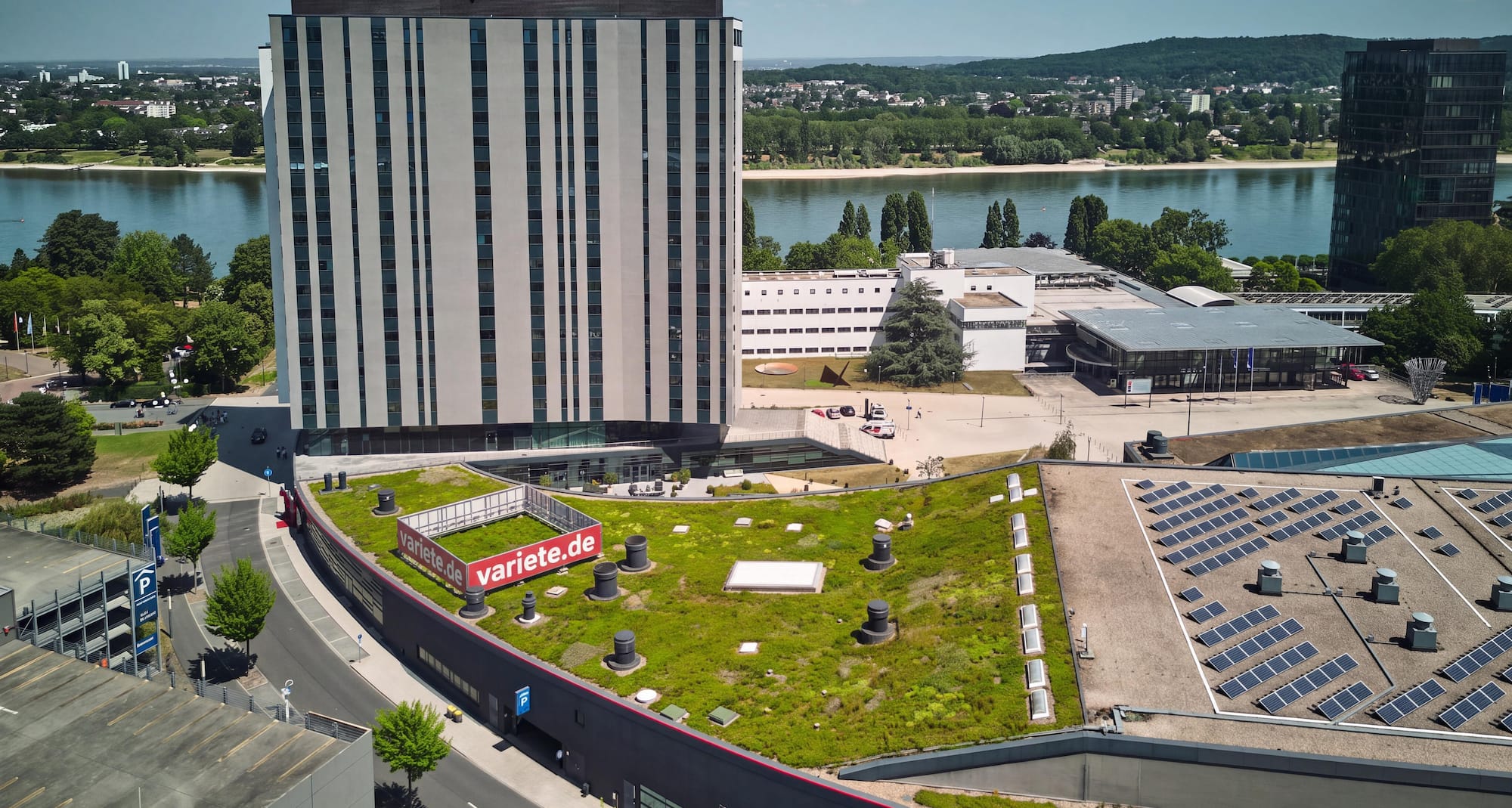 Radisson Blu Hotel, Bonn - Hotel view by the Rhine