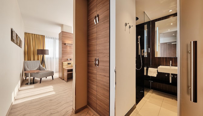 Radisson Blu Hotel, Bonn - Single Room