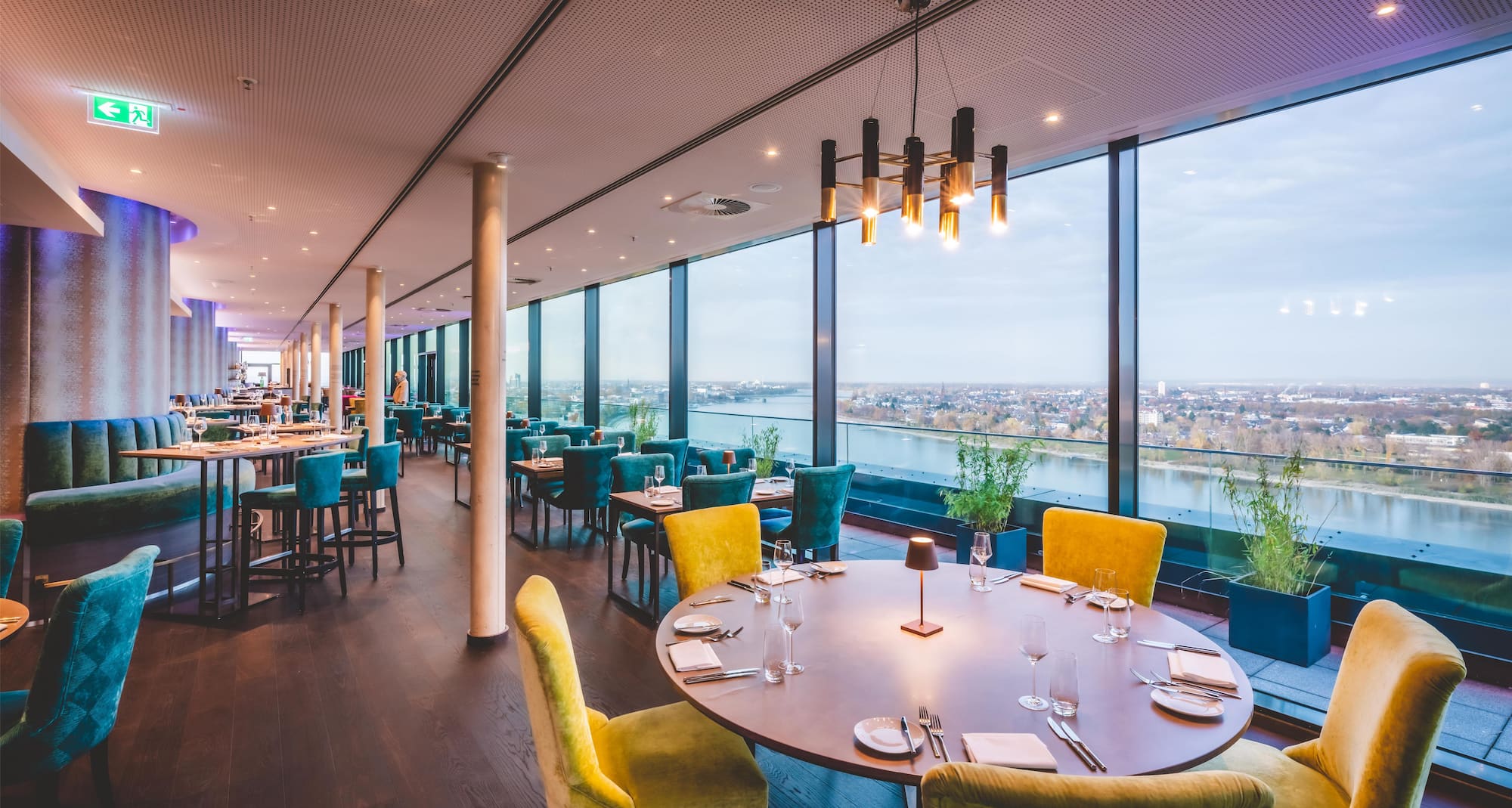 Radisson Blu Hotel, Bonn - Konrads Restaurant & Sky Bar