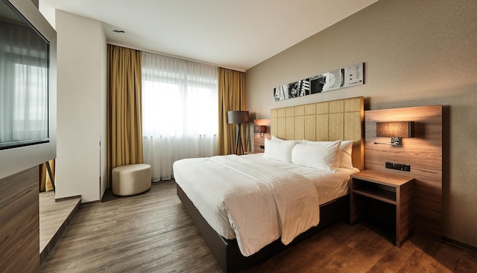 Radisson Blu Hotel, Bonn - Junior Suite City View