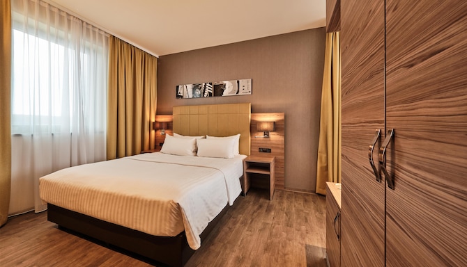 Radisson Blu Hotel, Bonn - Junior Suite River View