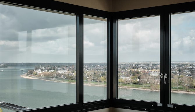 Radisson Blu Hotel, Bonn - Junior Suite River View