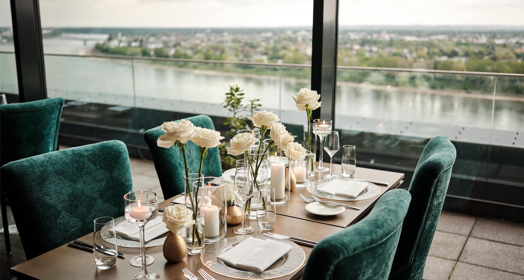 Radisson Blu Hotel, Bonn - Wedding at the Sky Bar
