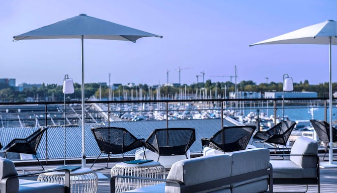 Radisson Blu Hotel, Bordeaux - Wallace Bar Terrace
