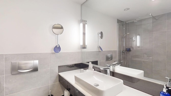 Radisson Blu Hotel, Bremen - Gjesterom bad