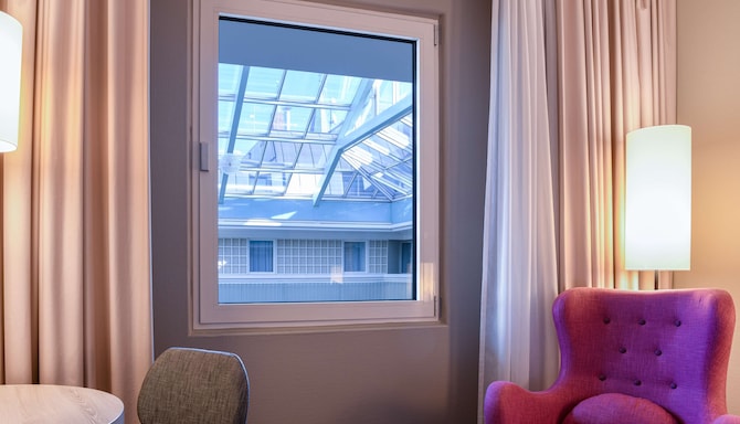 Radisson Blu Hotel, Bremen - Standard Room atrium view