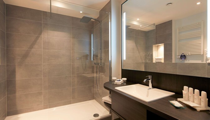 Radisson Blu Hotel, Bremen - Suite bathroom