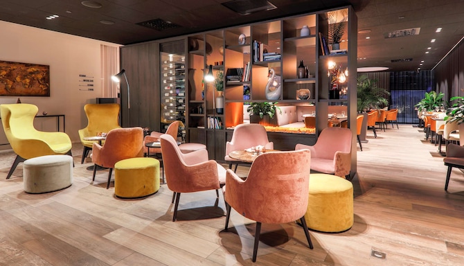 Book a Table at the Black Swan in Bruges | Radisson Blu