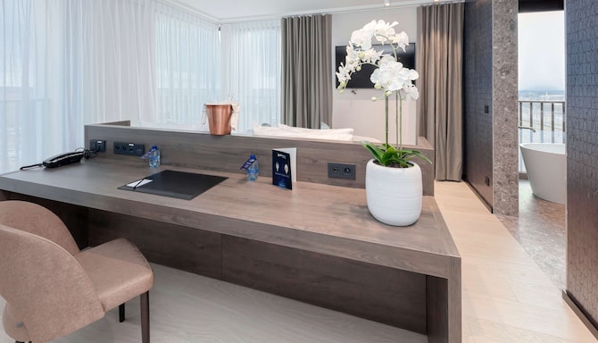 Radisson Blu Hotel, Bruges - Guest room
