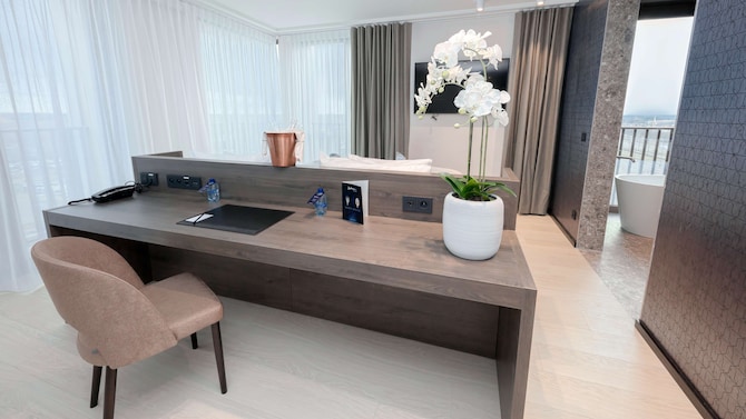 Radisson Blu Hotel, Bruges - Guest room