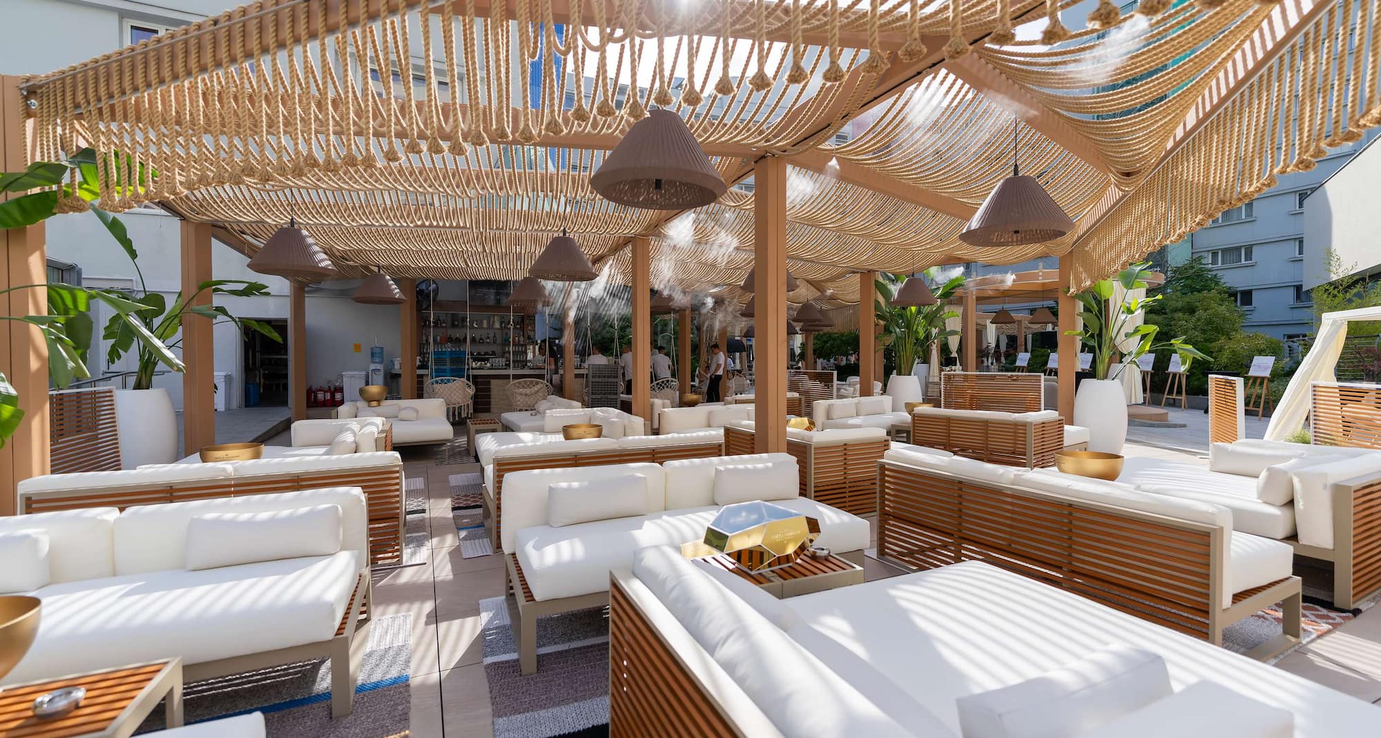 Radisson Blu Hotel, Bucharest - NAMI Beach Club