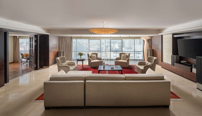 Radisson Blu Hotel, Bucharest - Royal Suite with lounge access & pool view