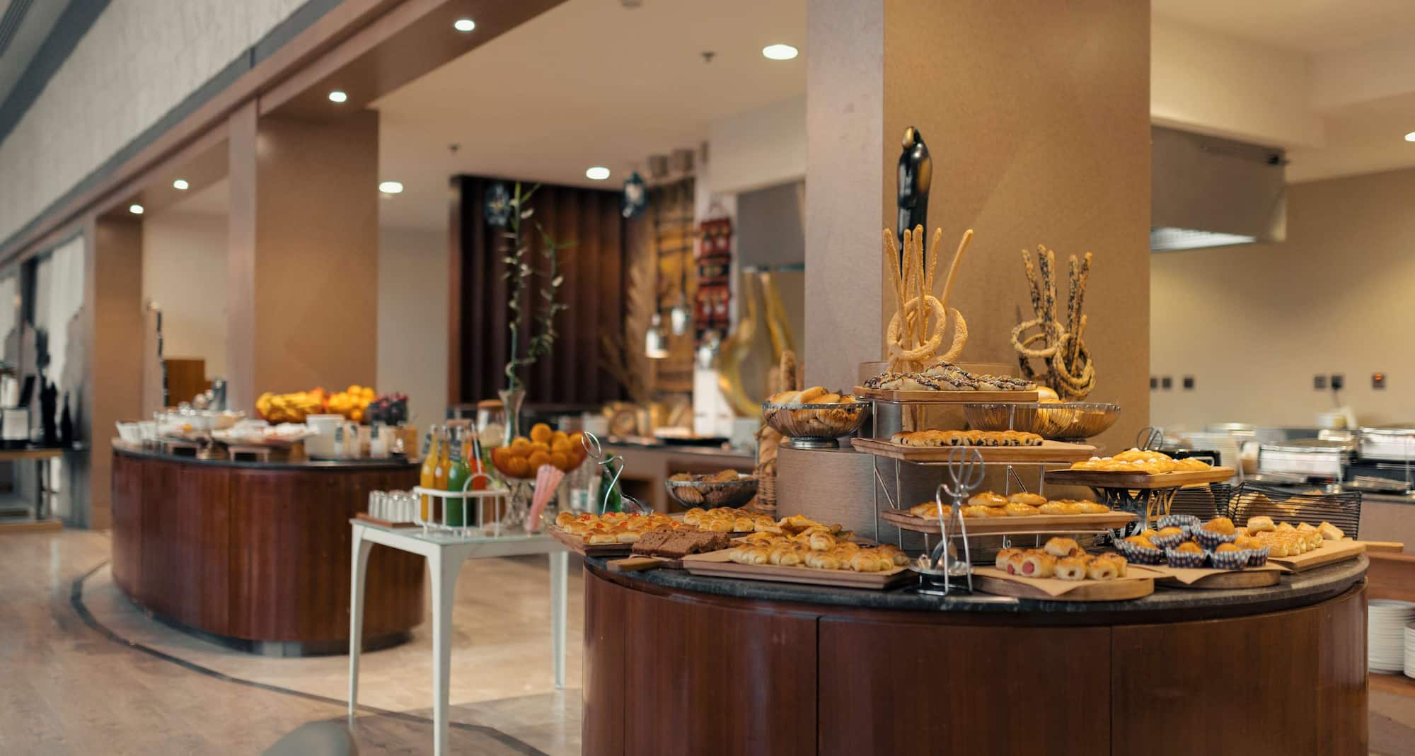 Radisson Blu Hotel, Buraidah - The Larder Restaurant breakfast buffet