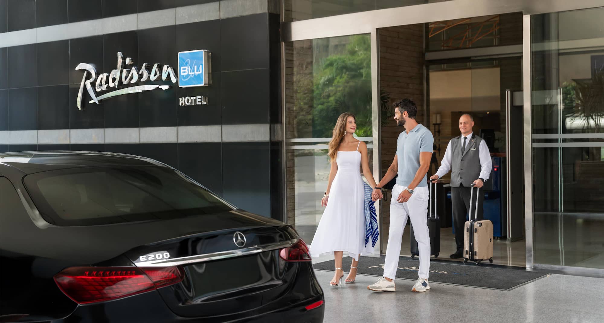 Radisson Blu Hotel, Cairo Heliopolis - Guests arriving at the hotel