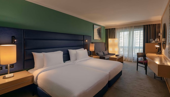 Radisson Blu Hotel, Cairo Heliopolis - Executive Room with twin beds