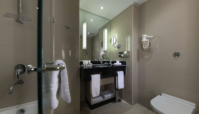 Radisson Blu Hotel, Cairo Heliopolis - Bathroom