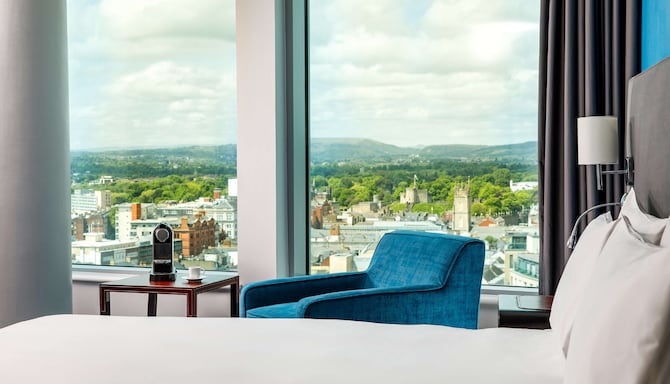 Radisson Blu Hotel, Cardiff - Guest room with city view