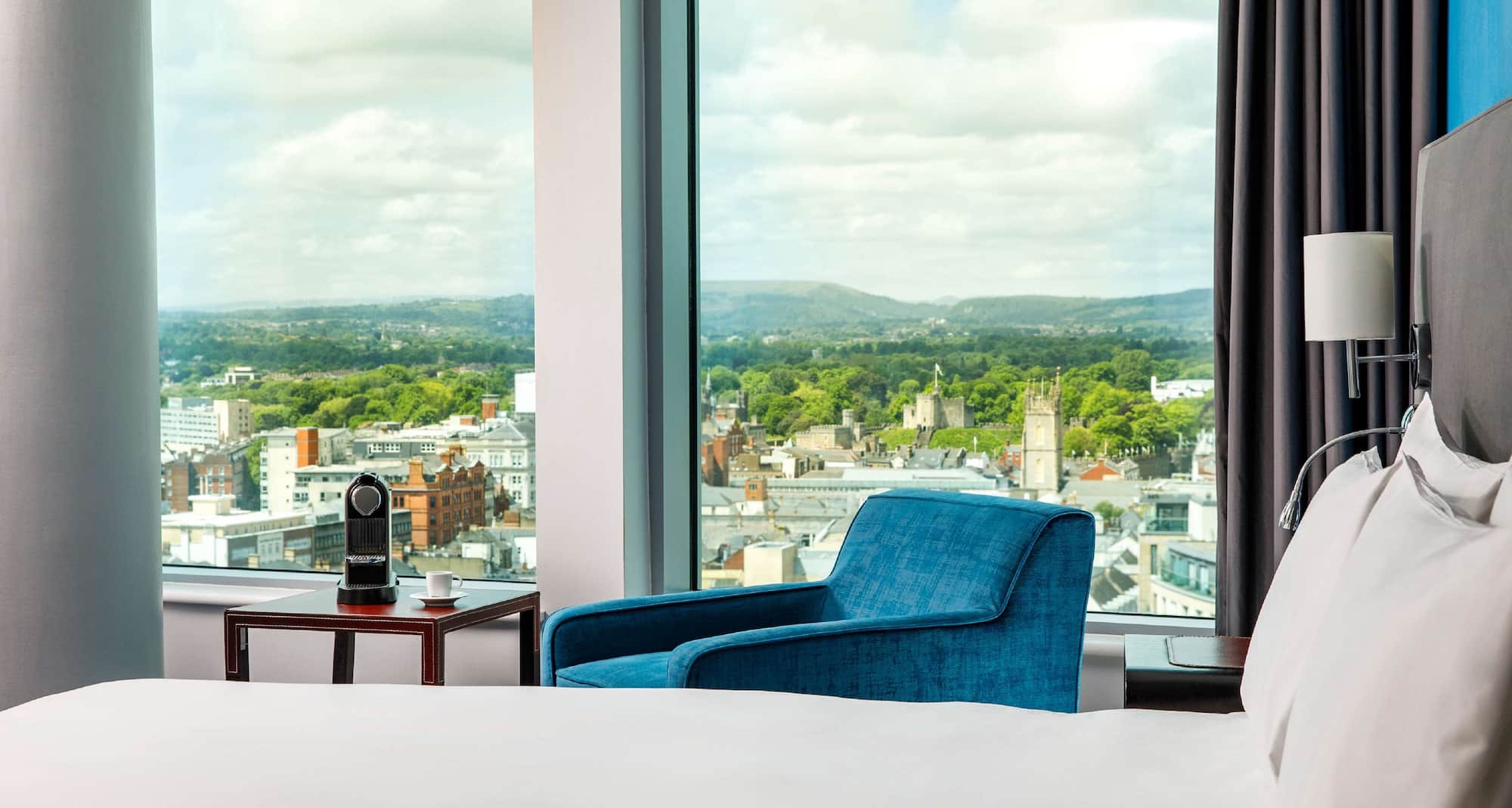Radisson Blu Hotel, Cardiff - Guest room with city view