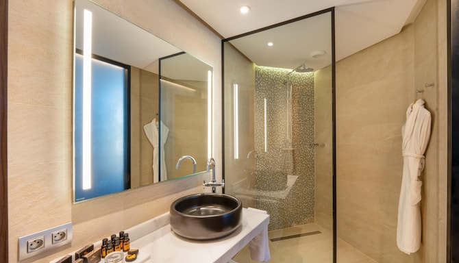 Radisson Blu Hotel, Casablanca City Center - حمام الجناح (يمكن الوصول إليه)
