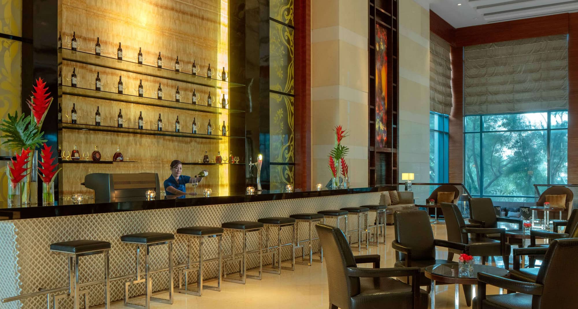 Radisson Blu Cebu - Lobby Bar