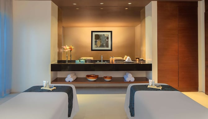 Radisson Blu Hotel, Cebu - Spa Couple's Treatment Room