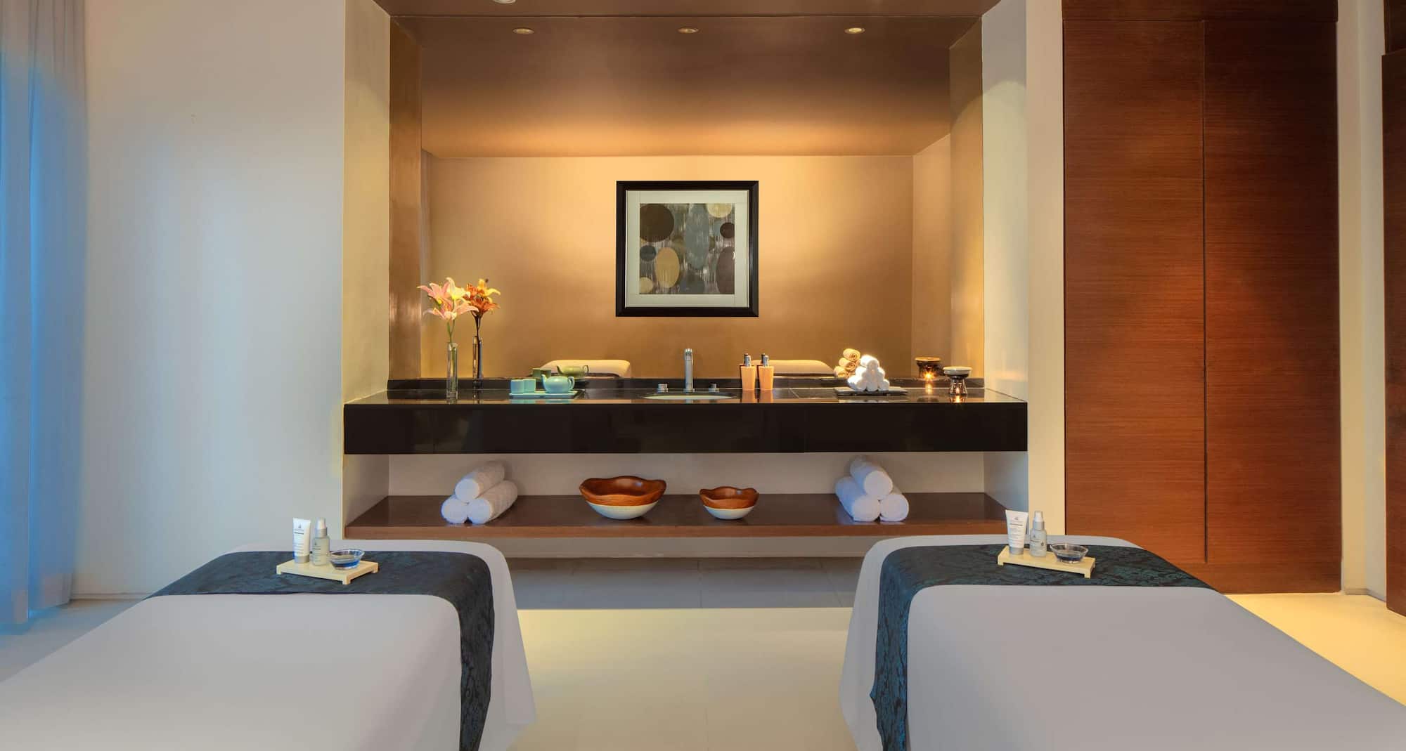 Radisson Blu Hotel, Cebu - Spa Couple's Treatment Room