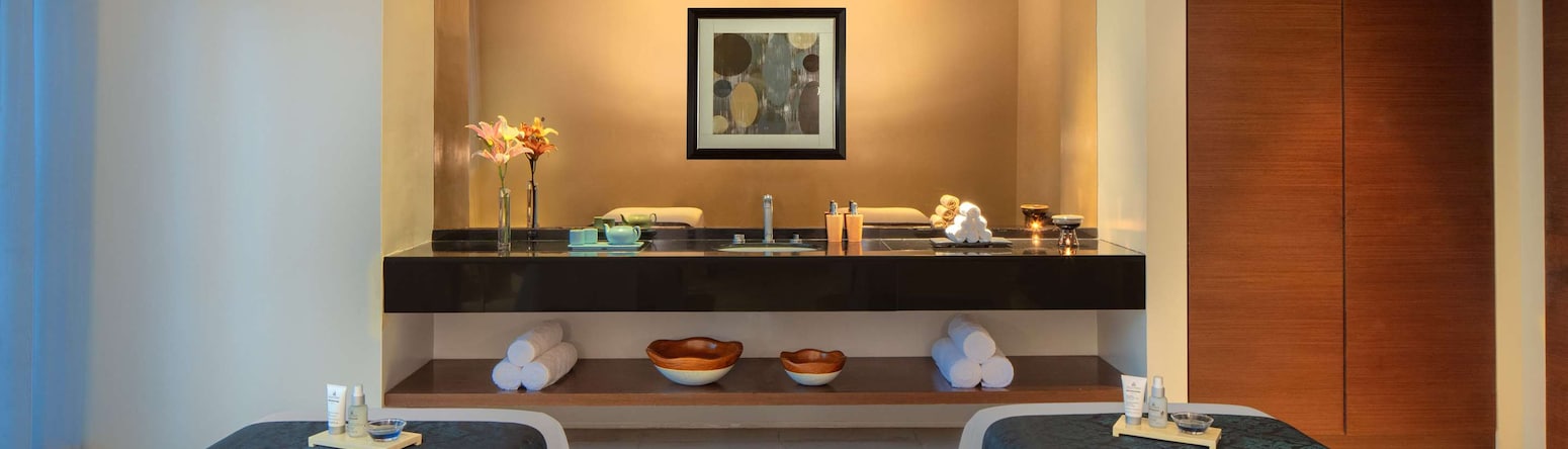 Radisson Blu Hotel, Cebu - Spa Couple's Treatment Room