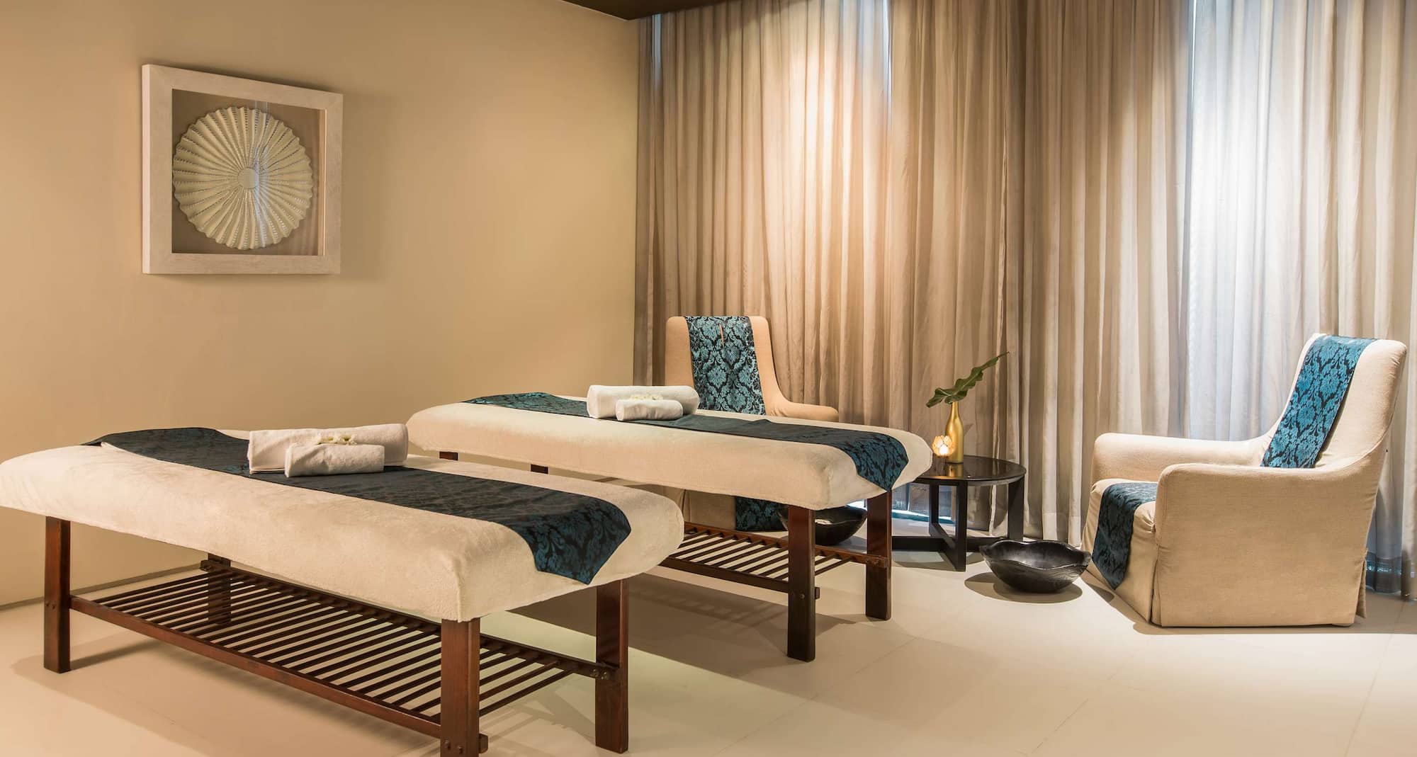 Radisson Blu Hotel, Cebu - Spa treatment room