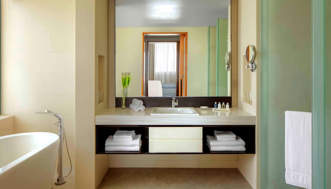 Radisson Blu Hotel, Cebu - Suite