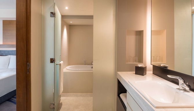 Radisson Blu Hotel, Cebu - Suite badekar